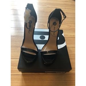 New in Box! Black Patent Michael Antonio Heels